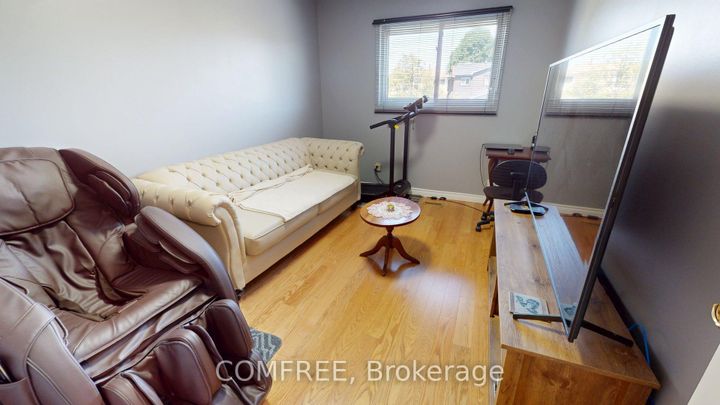 Photo 13 at 17 Ashurst Crescent, Madoc, Brampton