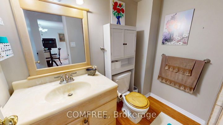 Photo 14 at 17 Ashurst Crescent, Madoc, Brampton