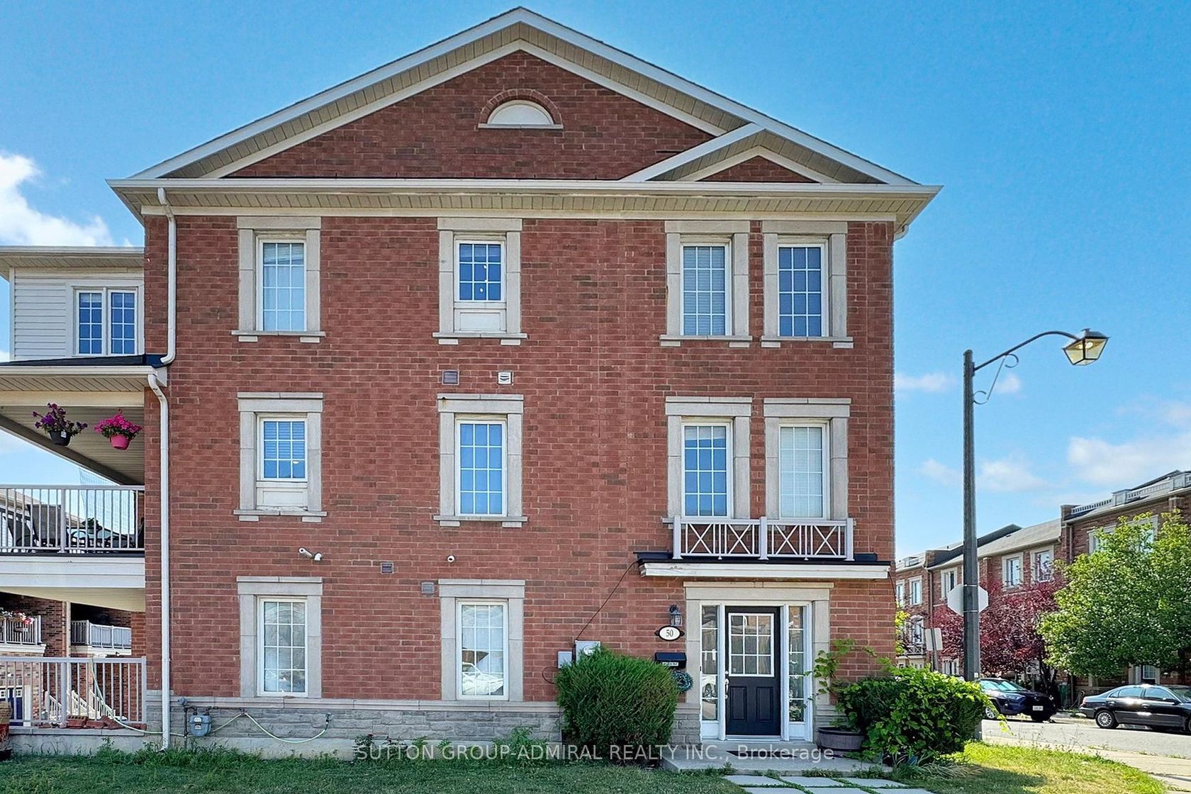 50 Jim Baird Mews, CFB, Toronto by Loree Meneguzzi Real Estate 50 Jim Baird Mews, CFB, Toronto