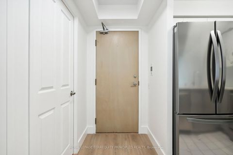 Photo 3 at 418 - 942 Yonge Street, Annex, Toronto