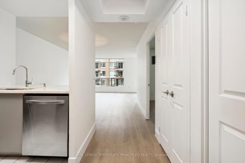 Photo 5 at 418 - 942 Yonge Street, Annex, Toronto