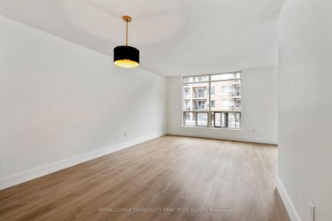 Photo 12 at 418 - 942 Yonge Street, Annex, Toronto Photo 12 at 418 - 942 Yonge Street, Annex, Toronto