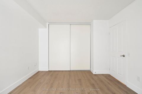 Photo 29 at 418 - 942 Yonge Street, Annex, Toronto Photo 29 at 418 - 942 Yonge Street, Annex, Toronto