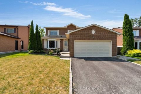 Photo 1 at 70 Lillian Crescent, Sunnidale, Barrie