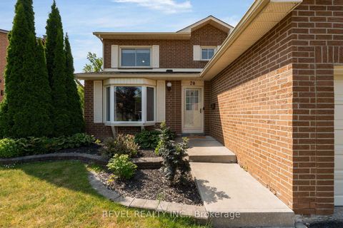 Photo 2 at 70 Lillian Crescent, Sunnidale, Barrie Photo 2 at 70 Lillian Crescent, Sunnidale, Barrie