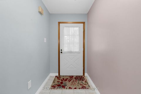 Photo 3 at 70 Lillian Crescent, Sunnidale, Barrie