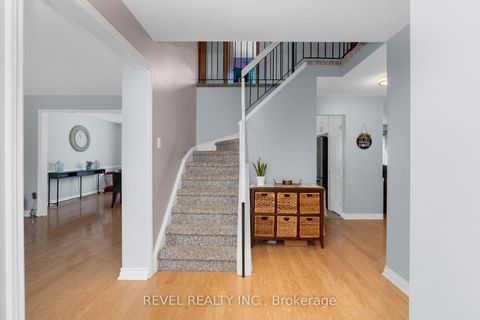Photo 4 at 70 Lillian Crescent, Sunnidale, Barrie