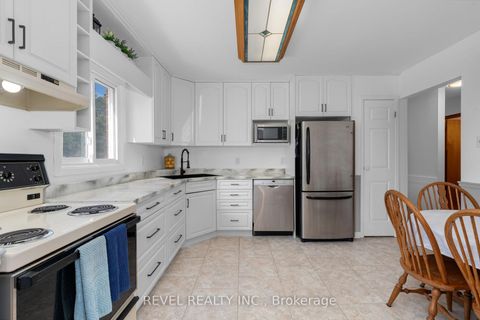 Photo 9 at 70 Lillian Crescent, Sunnidale, Barrie Photo 9 at 70 Lillian Crescent, Sunnidale, Barrie