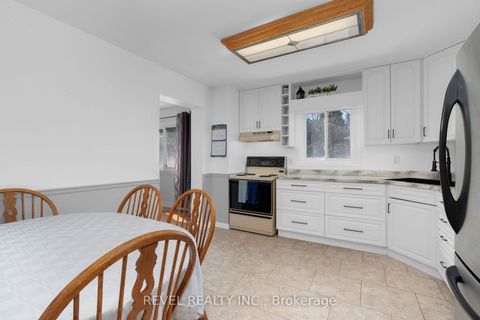 Photo 10 at 70 Lillian Crescent, Sunnidale, Barrie
