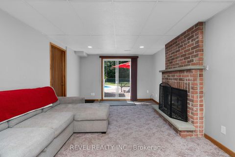 Photo 30 at 70 Lillian Crescent, Sunnidale, Barrie