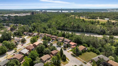 Photo 46 at 70 Lillian Crescent, Sunnidale, Barrie
