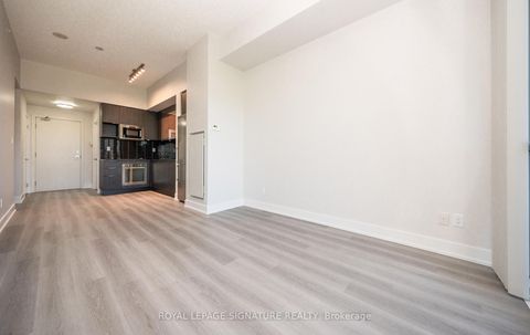 Photo 8 at 406 - 99 The Donway W, Don Mills, Toronto