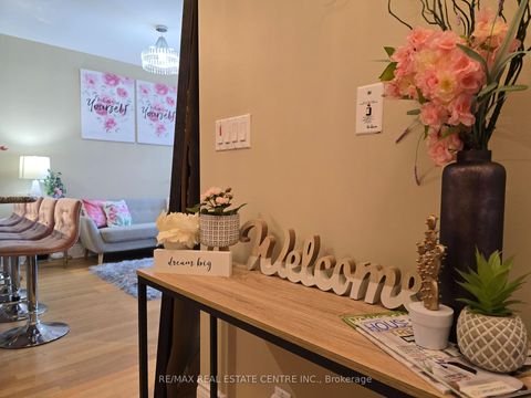 Photo 1 at PH207 - 18 Harding Boulevard, Harding, Richmond Hill