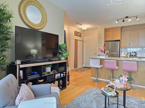 Photo 10 at PH207 - 18 Harding Boulevard, Harding, Richmond Hill