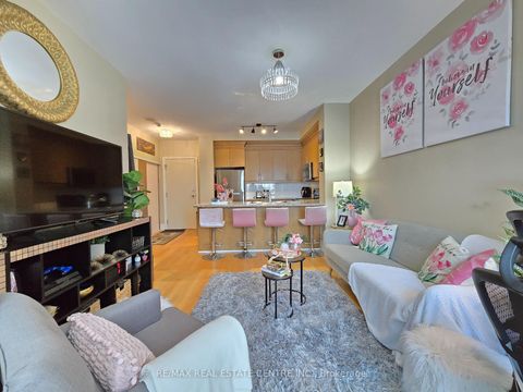 Photo 11 at PH207 - 18 Harding Boulevard, Harding, Richmond Hill