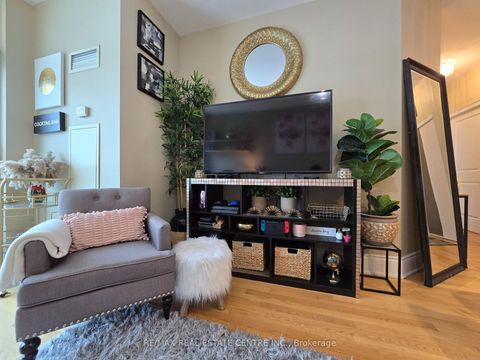 Photo 12 at PH207 - 18 Harding Boulevard, Harding, Richmond Hill