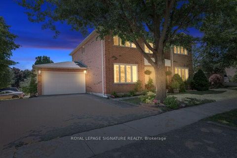 Photo 6 at 2921 Caradoc Lane, CV Clearview, Oakville