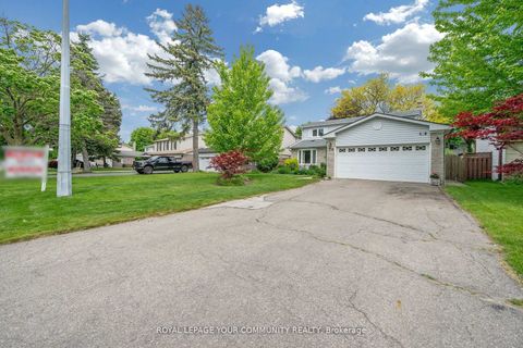 Photo 2 at 79 Mayvern Crescent, North Richvale, Richmond Hill