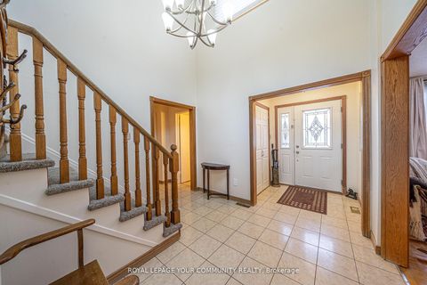 Photo 4 at 79 Mayvern Crescent, North Richvale, Richmond Hill