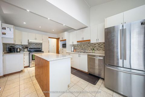 Photo 11 at 79 Mayvern Crescent, North Richvale, Richmond Hill