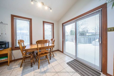 Photo 12 at 79 Mayvern Crescent, North Richvale, Richmond Hill