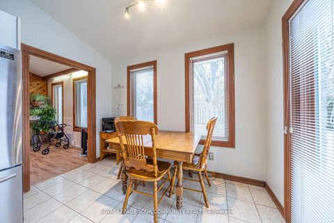 Photo 13 at 79 Mayvern Crescent, North Richvale, Richmond Hill