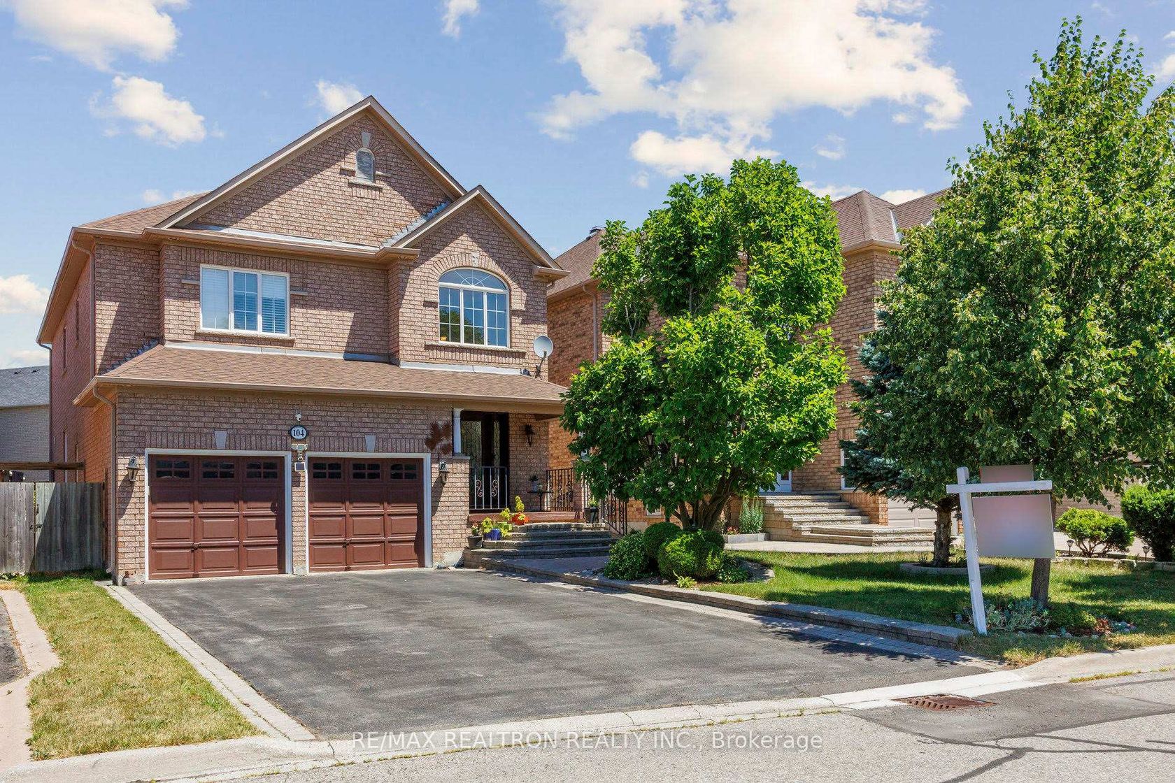 104 Preston Hill Crescent, Patterson, Vaughan by Loree Meneguzzi Real Estate 104 Preston Hill Crescent, Patterson, Vaughan