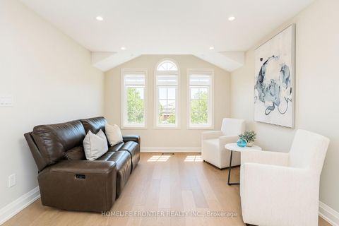 Photo 2 at 41 White Elm Road, Holly, Barrie