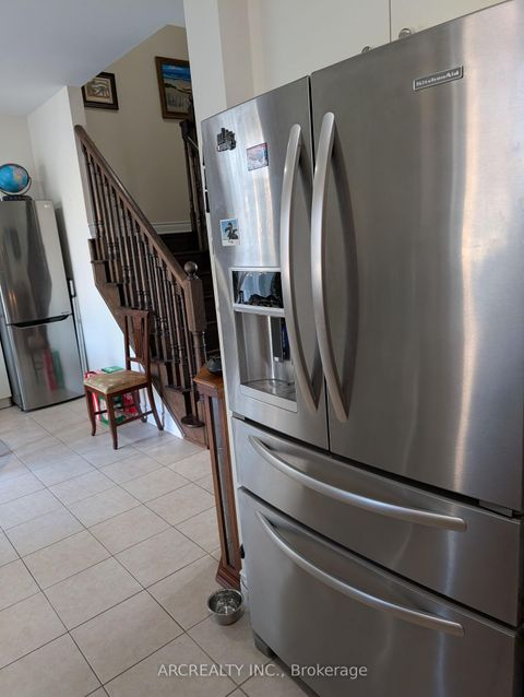 Photo 10 at 46 Betony Drive, Oak Ridges, Richmond Hill
