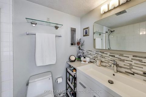 Photo 18 at 1409 - 61 Richview Road, Humber Heights, Toronto