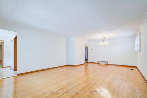 Photo 8 at 85 Downsview Avenue, CFB, Toronto