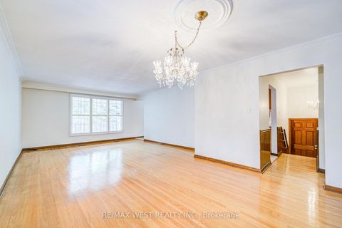 Photo 11 at 85 Downsview Avenue, CFB, Toronto