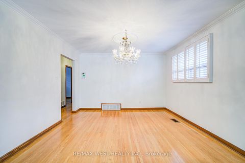Photo 12 at 85 Downsview Avenue, CFB, Toronto