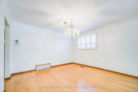 Photo 13 at 85 Downsview Avenue, CFB, Toronto