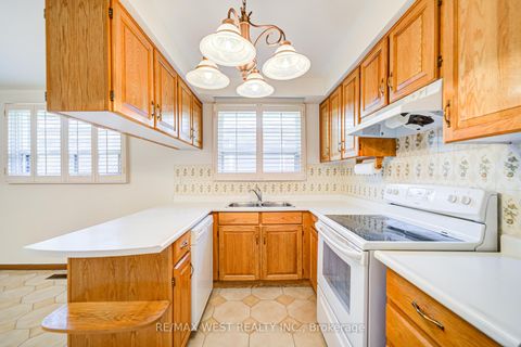 Photo 17 at 85 Downsview Avenue, CFB, Toronto