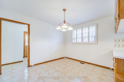 Photo 19 at 85 Downsview Avenue, CFB, Toronto