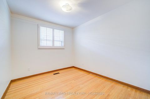 Photo 22 at 85 Downsview Avenue, CFB, Toronto