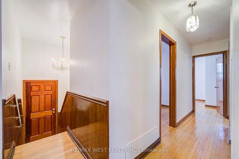Photo 24 at 85 Downsview Avenue, CFB, Toronto