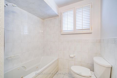 Photo 28 at 85 Downsview Avenue, CFB, Toronto