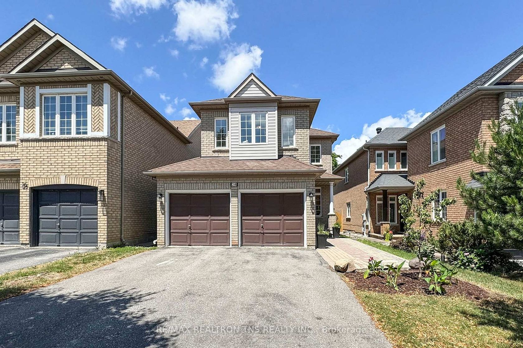28 Golden Oak Avenue, Rouge Woods, Richmond Hill by Loree Meneguzzi Real Estate 28 Golden Oak Avenue, Rouge Woods, Richmond Hill