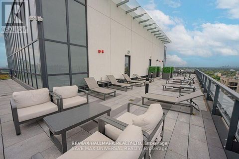 Photo 4 at 904 - 609 Avenue Road, St. Clair, Toronto