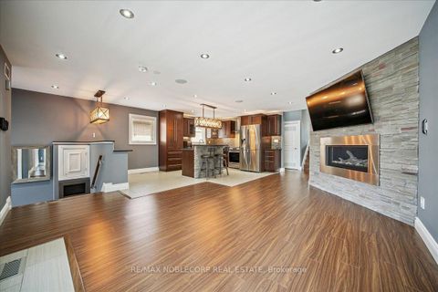 Photo 8 at 77 Crayford Drive, Steeles, Toronto