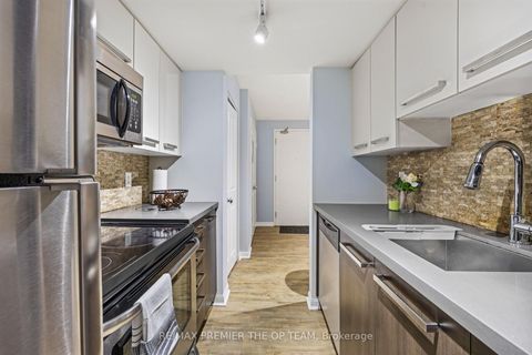 Photo 3 at 407 - 11 St Joseph Street, Bay Street Corridor, Toronto