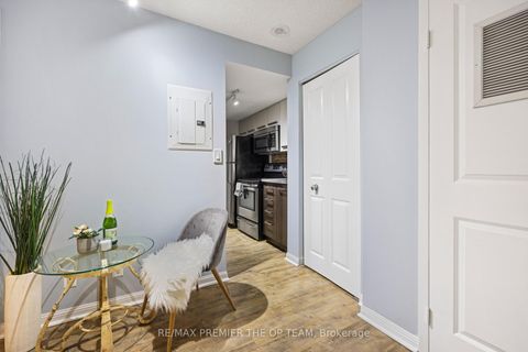 Photo 4 at 407 - 11 St Joseph Street, Bay Street Corridor, Toronto