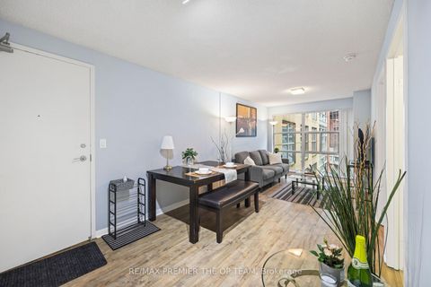 Photo 5 at 407 - 11 St Joseph Street, Bay Street Corridor, Toronto