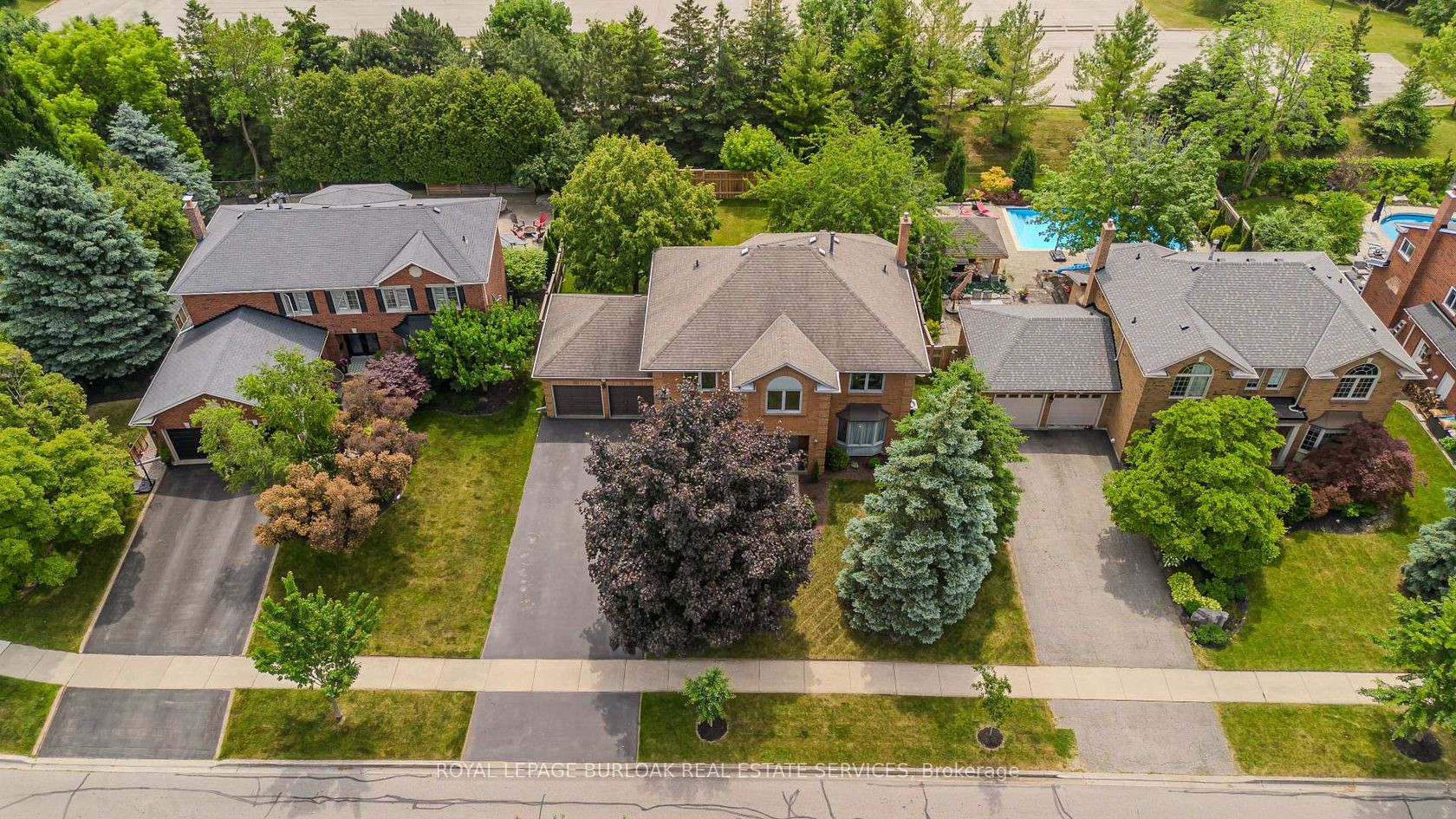 1352 Winterberry Drive, Tyandaga, Burlington by Loree Meneguzzi Real Estate 1352 Winterberry Drive, Tyandaga, Burlington
