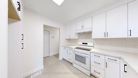 Photo 9 at 14 Algonquin Crescent, Aurora Heights, Aurora