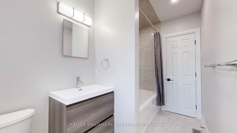 Photo 13 at 14 Algonquin Crescent, Aurora Heights, Aurora