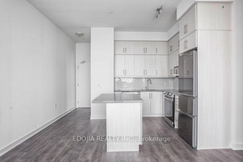 Photo 4 at PH04 - 75 Oneida Crescent, Langstaff, Richmond Hill