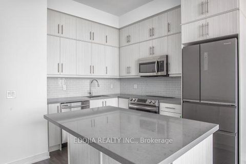 Photo 5 at PH04 - 75 Oneida Crescent, Langstaff, Richmond Hill